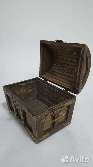 Сундук декоративный