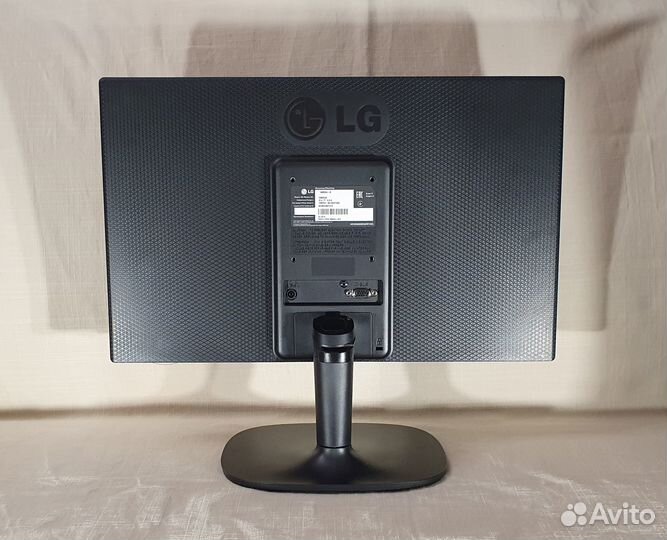 Компьютер Lenovo с монитором LG