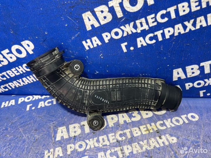 Патрубок интеркулера Volkswagen Passat Cc седан