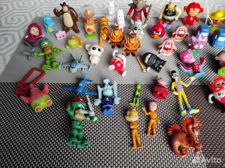 Игрушки киндер разные серии