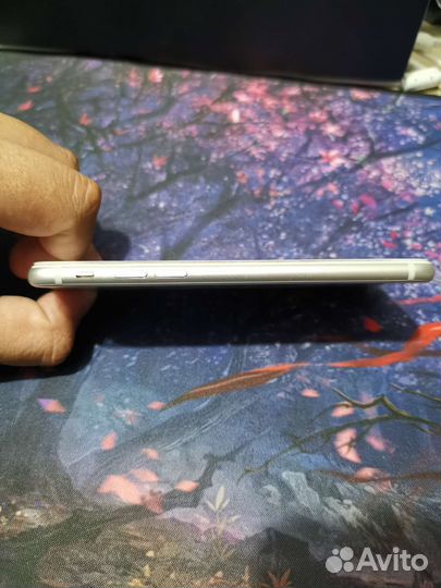 Телефон iPhone 8, silver, 64gb