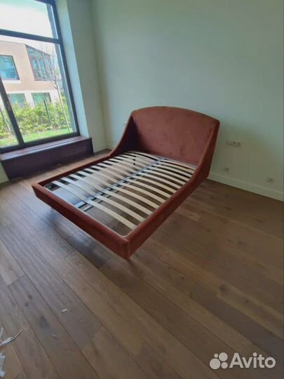 Дизайнерская кровать двуспальная