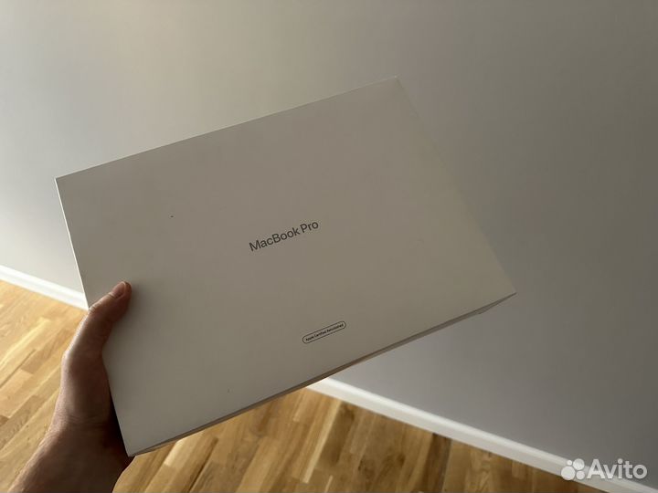 Коробка от macbook pro 13 m1 2020