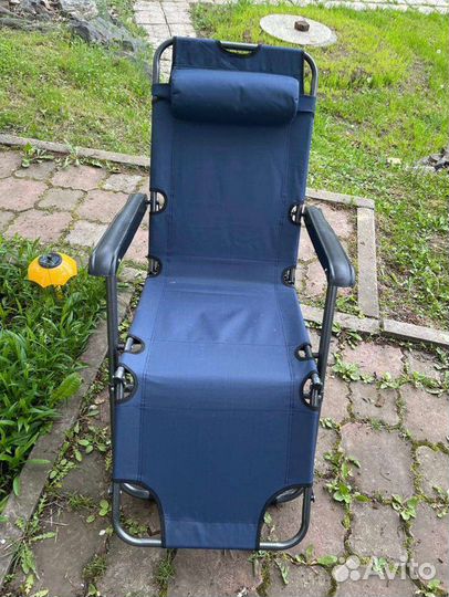 Шезлонг / лежак складной новый