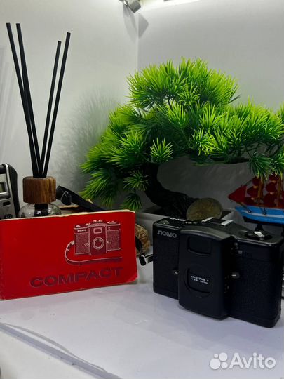 Пленочный фотоаппарат Ломо