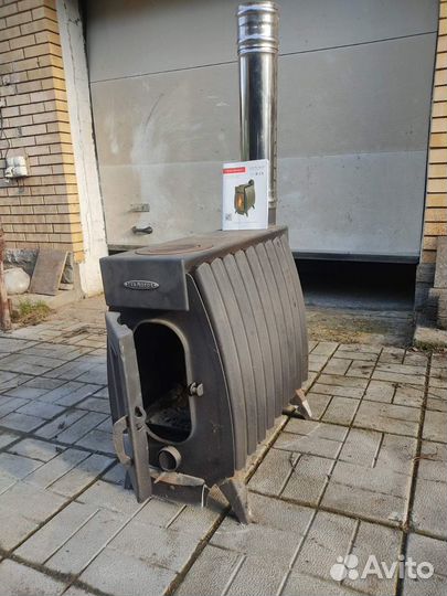 Интерьерная дровяная печь 