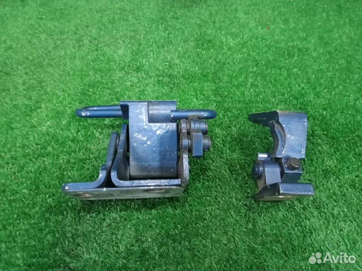 Петля двери (комплект) задняя левая Audi A4 8E B6