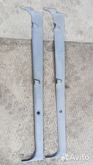 Облицовка левой стойки кабины scania