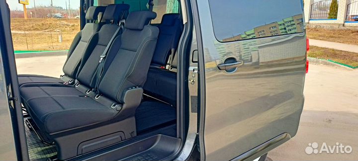 Аренда, заказ минивэна с водителем и без водителя