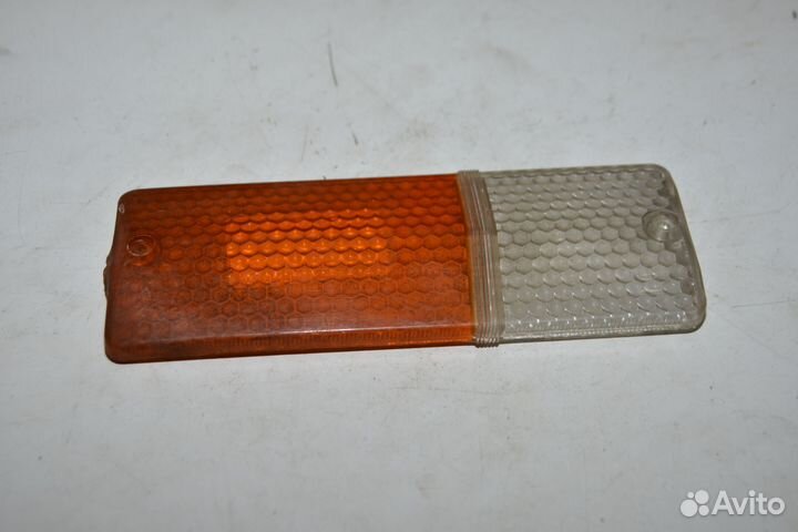 Стекло подфарника ваз 2106 левый (белое+желтое)