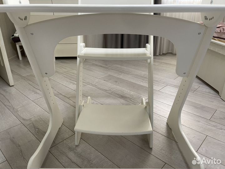 Продаю детский стол со стульями