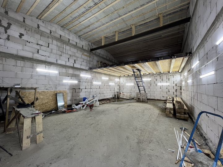 Гараж, > 30 м²