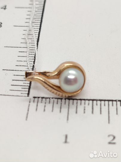 Золотые серьги с камнем