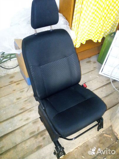 Сиденье водительское Toyota Tank (Roomy)