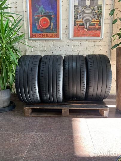 Michelin Pilot Sport 4 S 295/35 R21 и 315/30 R22 107Y