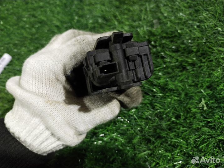 Активатор лючка бензобака Opel Meriva (A) I