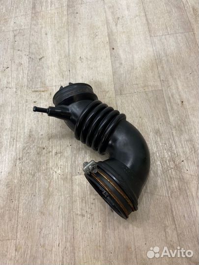 Патрубок воздушного фильтра Mitsubishi Lancer 9