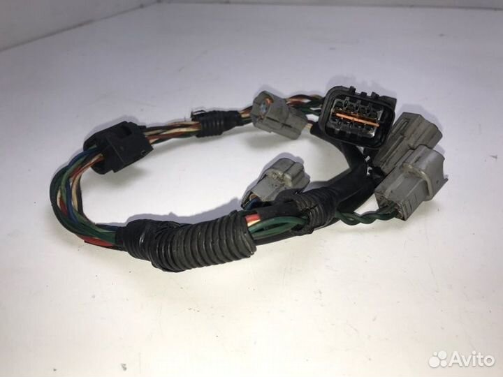 Проводка форсунок Mitsubishi Chariot Grandis N94W