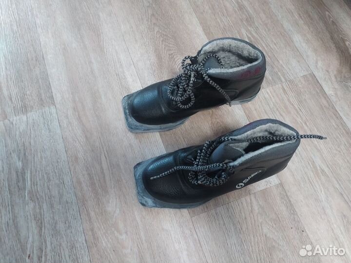 Лыжные ботинки