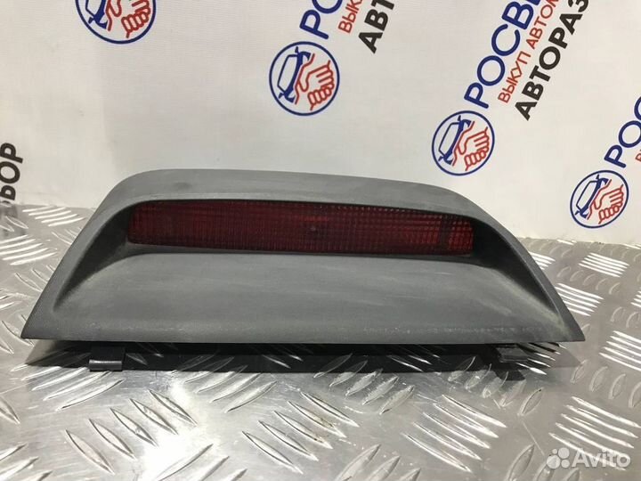 Стоп сигнал Toyota Avensis 2 T250