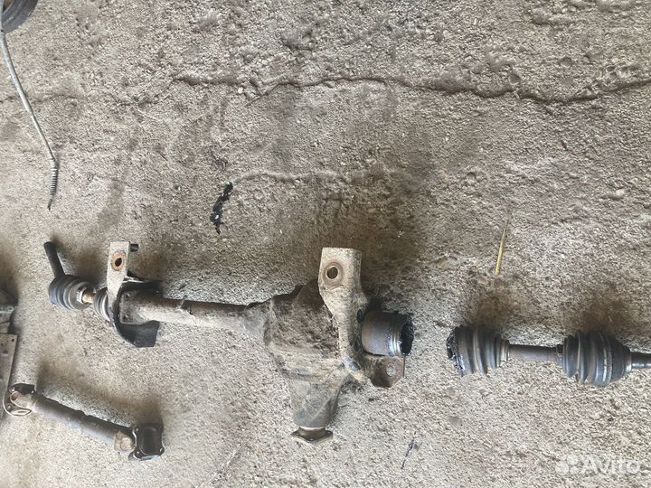 Передний мост Исузу trooper 87 год 2.3