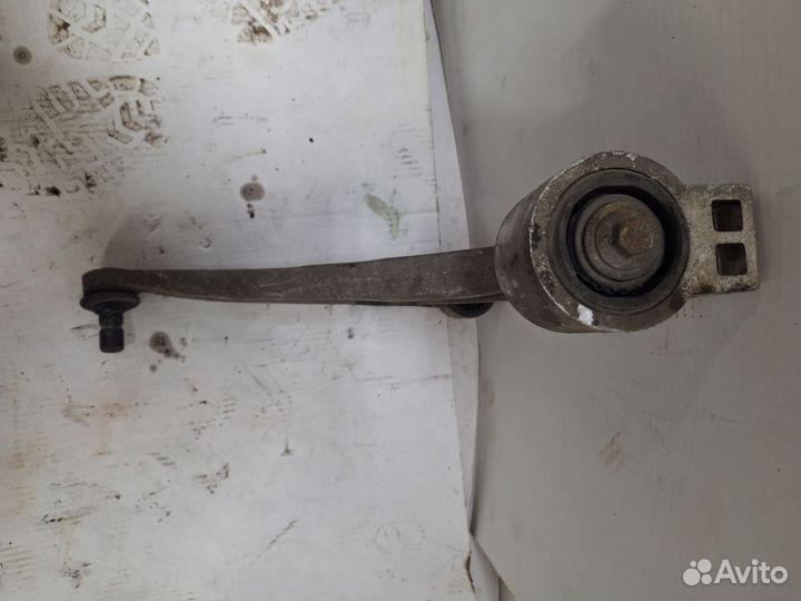 Chevrolet cruze, Рычаг Передний правый