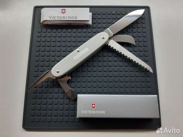 Швейцарский нож Victorinox Swiss Army 7 0.8150.26
