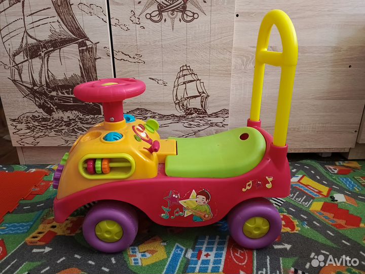 Детская машинка каталка с ручкой