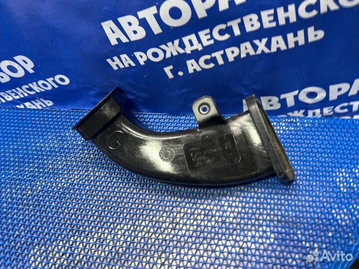 Воздуховод Ford Mondeo 3 седан 2003