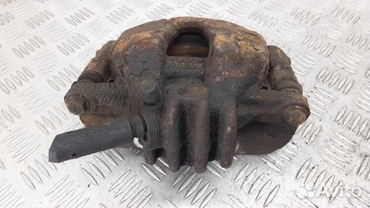 Суппорт тормозной передний левый peugeot 3008 (2BN