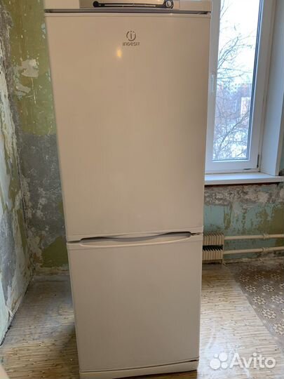 Холодильник бу indesit