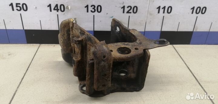 Кронштейн задней балки Juke (F15) 2011