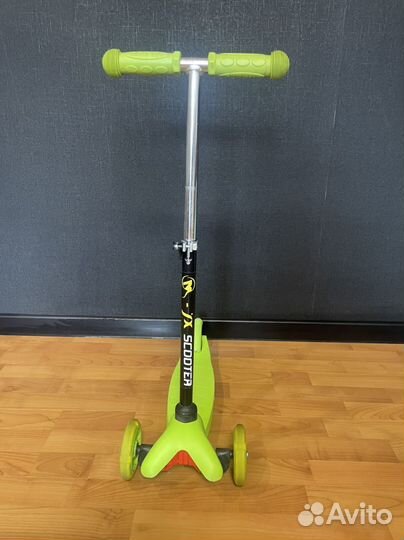 Самокат детский трехколесный