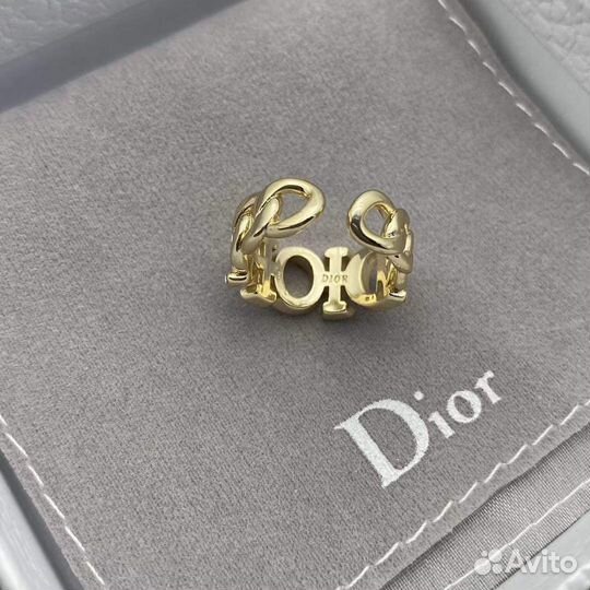 Золотое кольцо Dior
