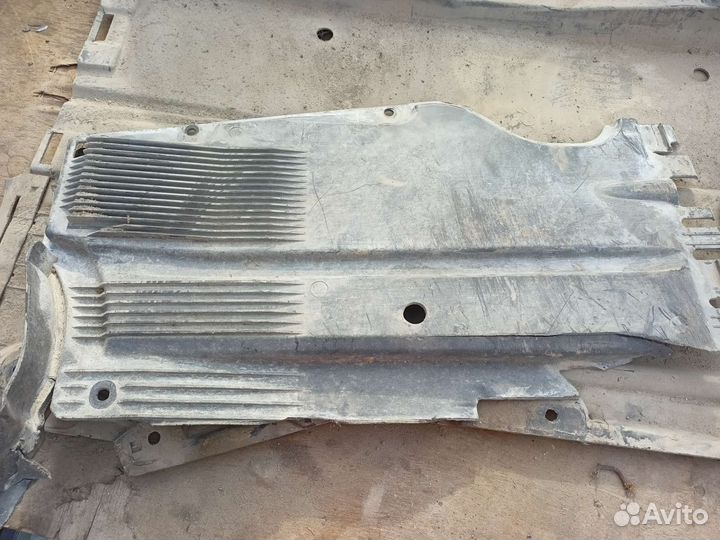 Защита днища задняя левая audi a4 b8 rest