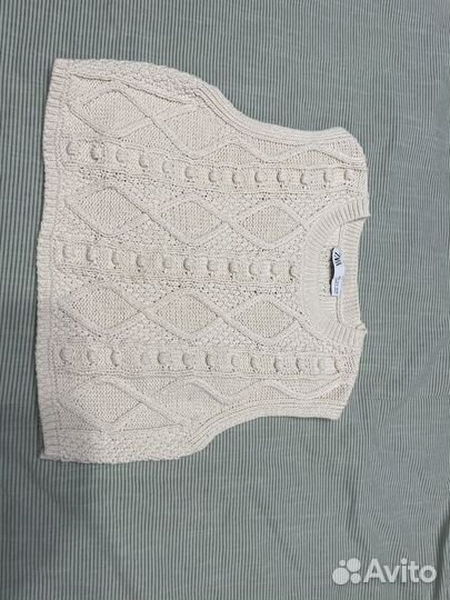 Жилет вязаный женский