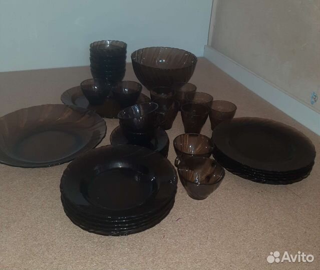 Набор столовой посуды новый