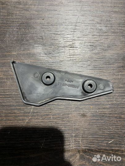 Накладка на правый кронштейн Kawasaki ER6F 12-14