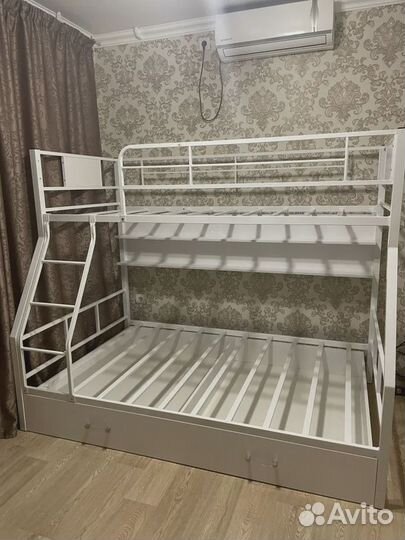 Двухъярусная кровать новая