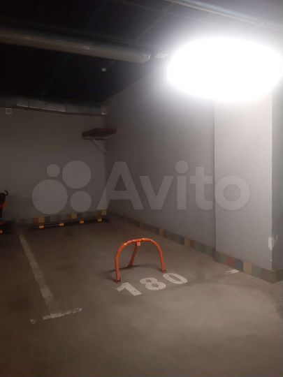 Машиноместо, 14 м²