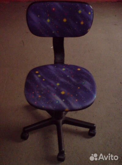 Компьютерное кресло стул, на колёсах, с регулиров
