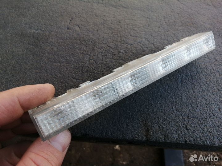 Стоп-сигнал дополнительный Toyota Land Cruiser 200