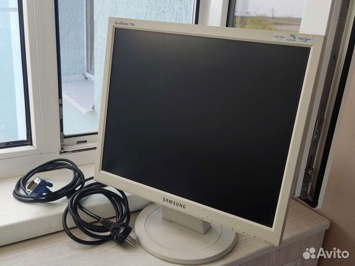 Монитор Samsung