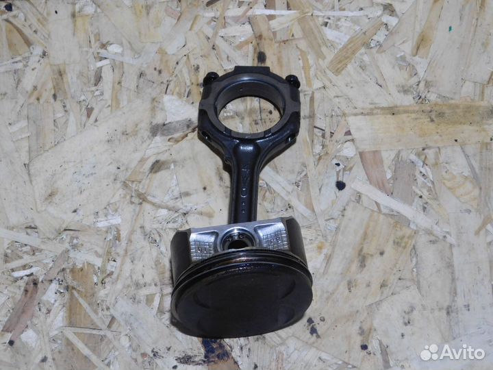 Поршень Nissan Murano Z50 VQ35DE 3.5 L с шатуном