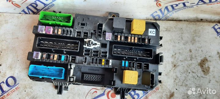 Блок предохранителей салонный Opel Astra H рестайл