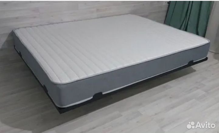 Парящая кровать с подсветкой