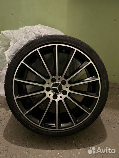 Pirelli P Zero 245/35 R20 и 275/30 R20 97Y