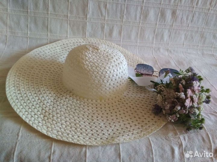 Шляпа женская с широкими полями