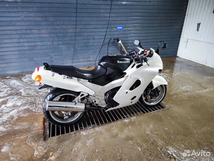 Kawasaki zzr 1100