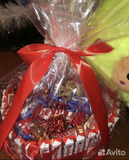 Фруктовые,сладкие,цветочные букеты